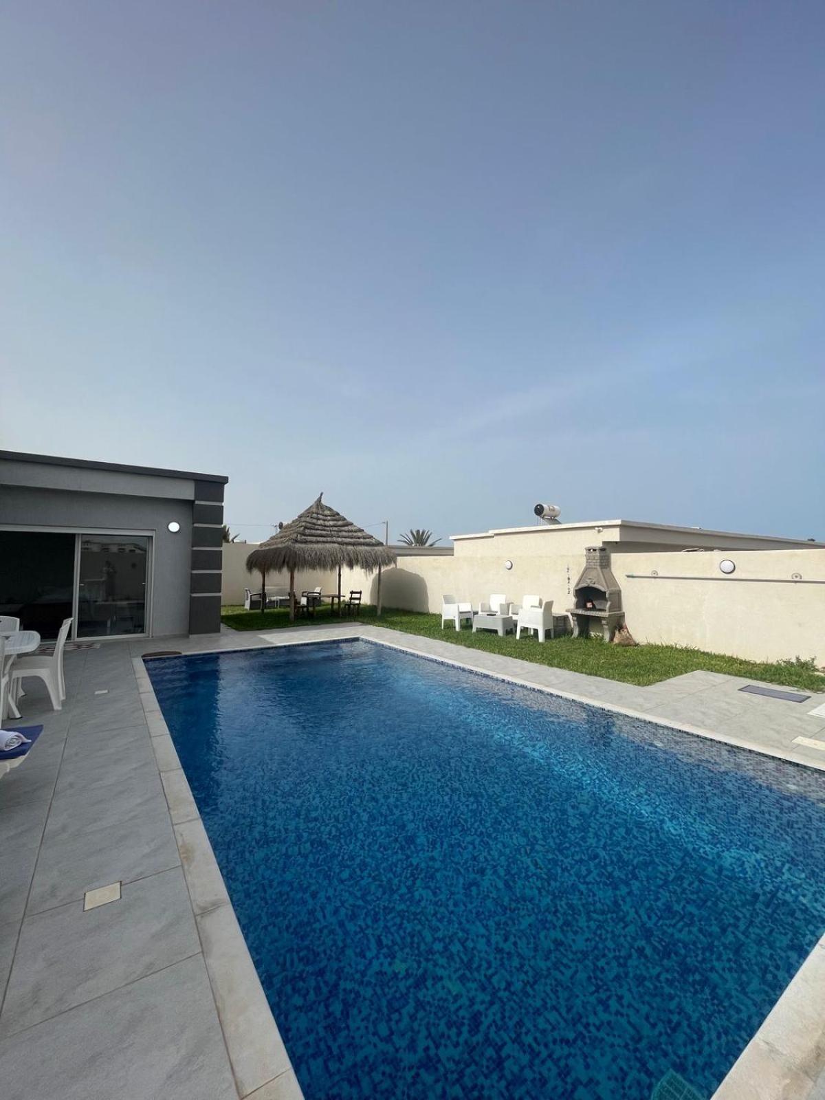 Superbe Dawsser Avec Piscine Sans Aucun Vis A Vis *